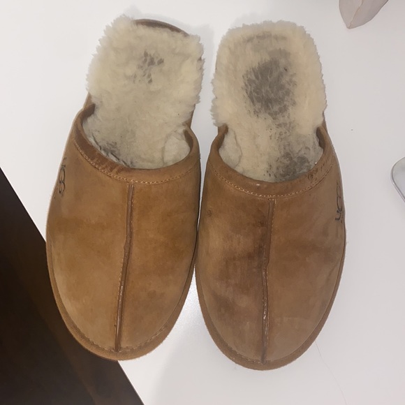 Men’s SCUFF Ugg Slippers - Picture 2 of 4